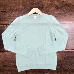 Merino wool crew sweater in frothy aqua / mint green 💚